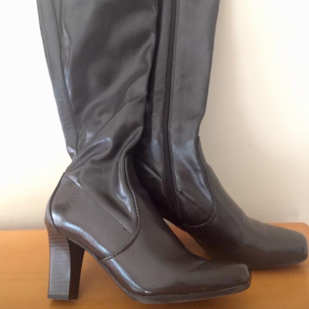 Size 7- Chocolate Brown Boots